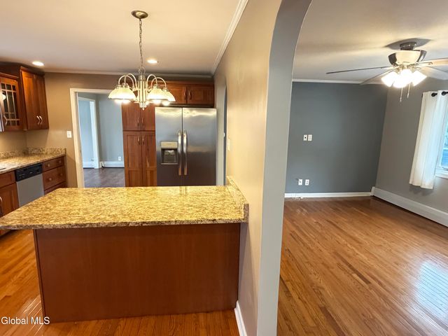 86 Jones Drive, Colonie, NY 12309