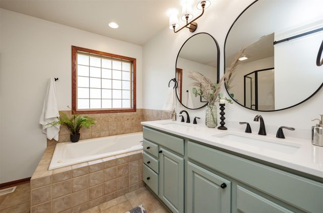 3405 NW Boulder Brook Place, Ankeny, IA 50023