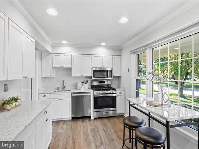 6011 BONNIE BERN CT, Burke, VA 22015