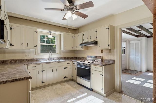 8514 Henrietta Avenue, Brentwood, MO 63144