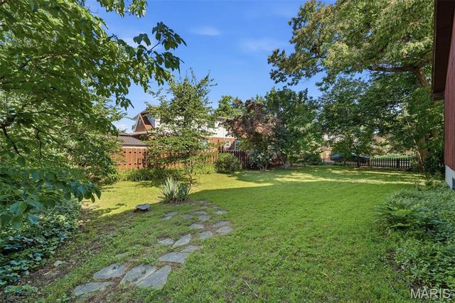 8514 Henrietta Avenue, Brentwood, MO 63144