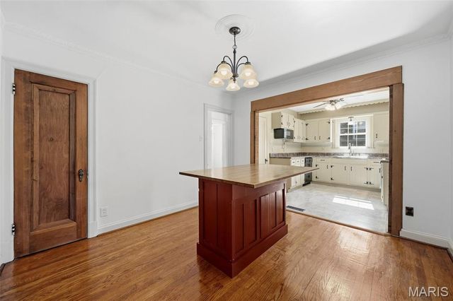 8514 Henrietta Avenue, Brentwood, MO 63144