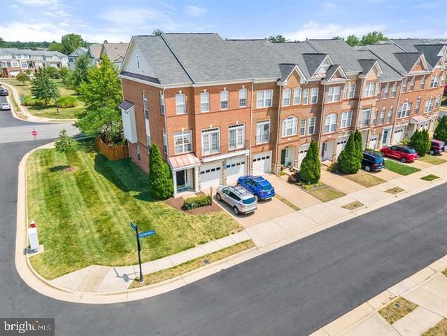 43220 BECONTREE TER, Broadlands, VA 20148