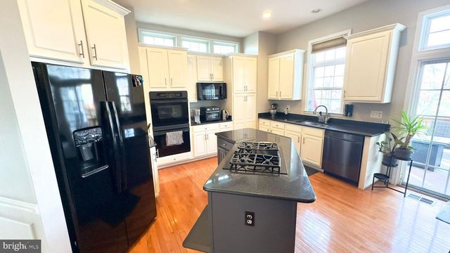 43220 BECONTREE TER, Broadlands, VA 20148