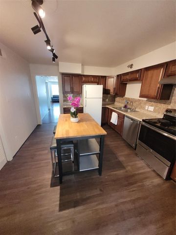 7213 Beechnut Street, Houston, TX 77074