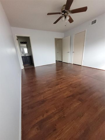 7213 Beechnut Street, Houston, TX 77074