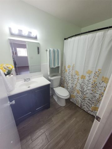 7213 Beechnut Street, Houston, TX 77074