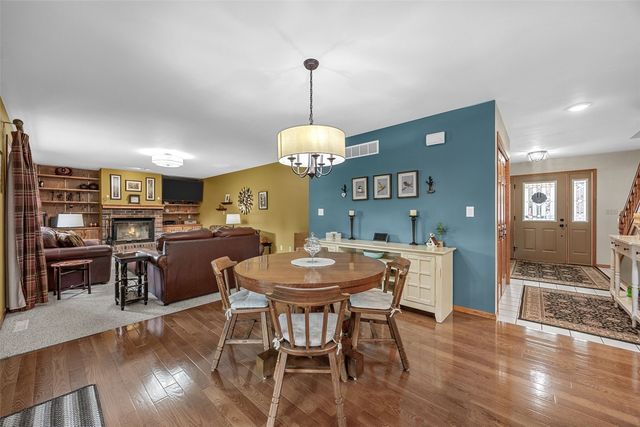 1303 Chamberlain Dr, Iowa City, IA 52240
