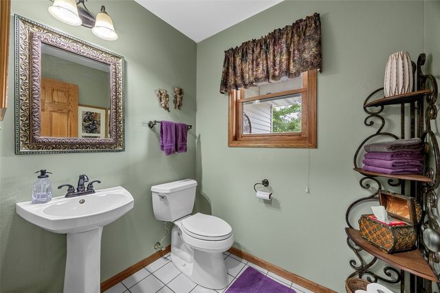 1303 Chamberlain Dr, Iowa City, IA 52240
