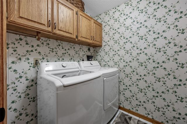 1303 Chamberlain Dr, Iowa City, IA 52240