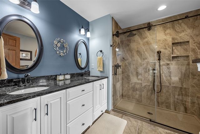 1303 Chamberlain Dr, Iowa City, IA 52240