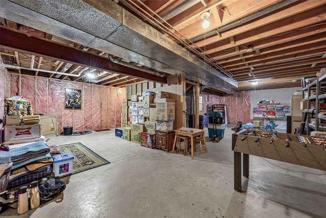 1303 Chamberlain Dr, Iowa City, IA 52240