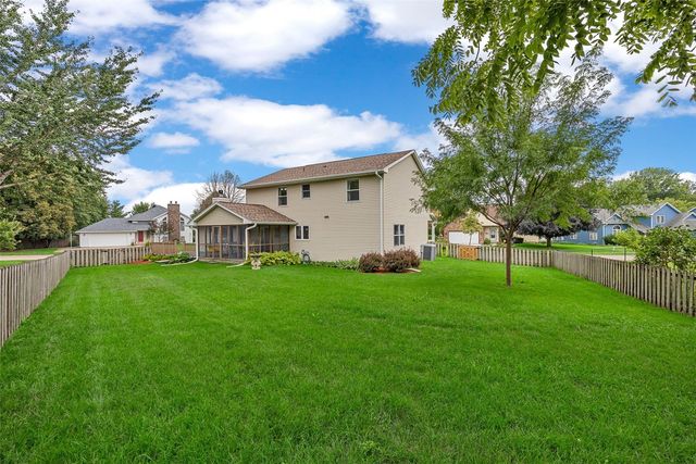 1303 Chamberlain Dr, Iowa City, IA 52240