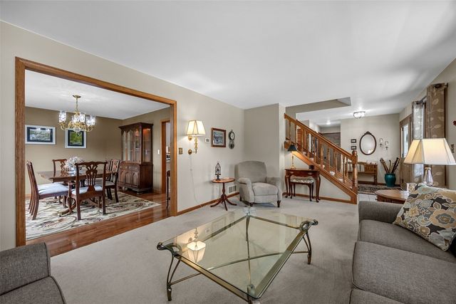 1303 Chamberlain Dr, Iowa City, IA 52240