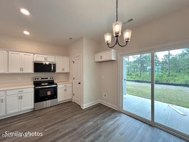 733 Cross Bridge Way, Sneads Ferry, NC 28460