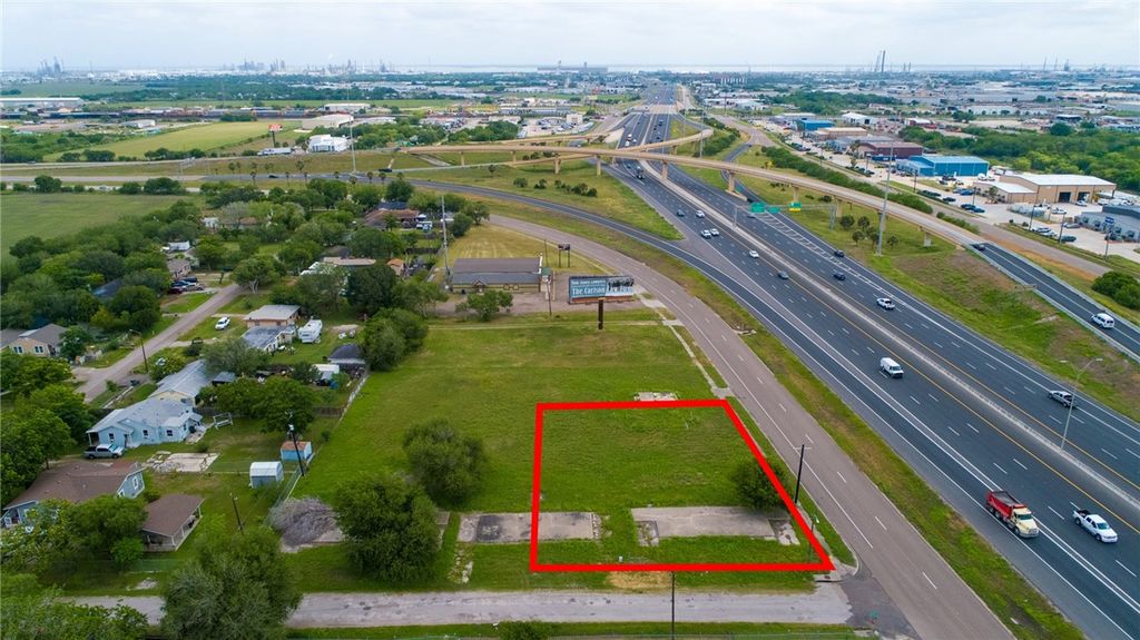 901 N Padre Island Dr, Corpus Christi, TX 78406 — exterior
