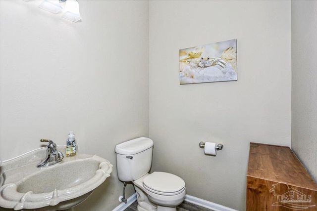 1000 Coronado Ct, Gulf Breeze, FL 32563