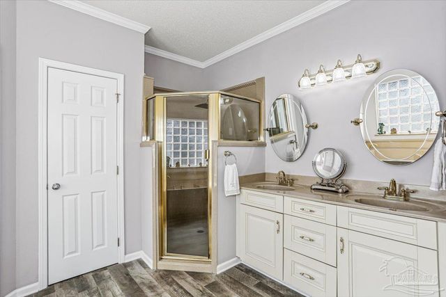 1000 Coronado Ct, Gulf Breeze, FL 32563