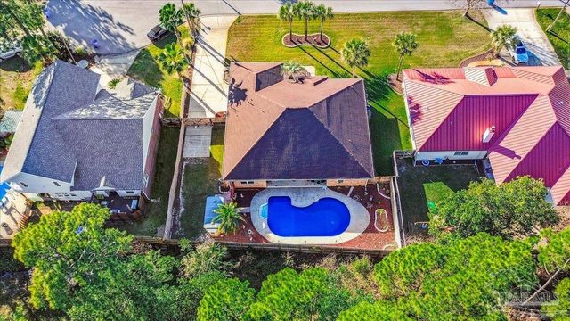 1000 Coronado Ct, Gulf Breeze, FL 32563