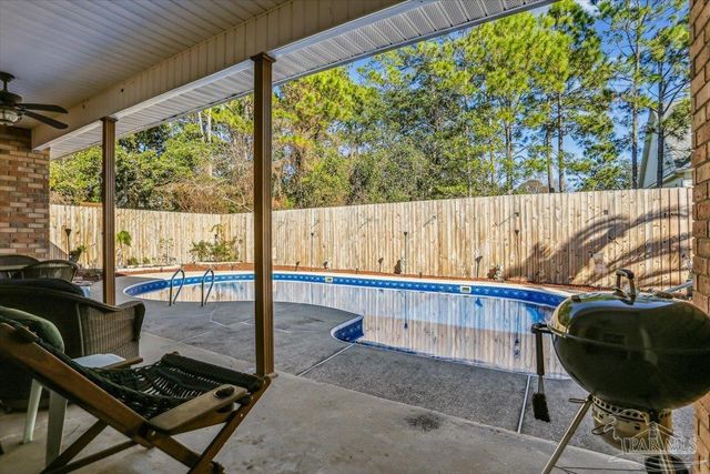 1000 Coronado Ct, Gulf Breeze, FL 32563