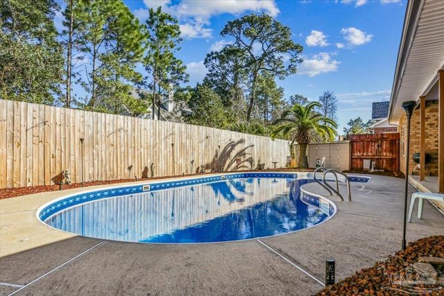 1000 Coronado Ct, Gulf Breeze, FL 32563