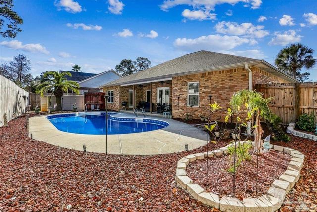 1000 Coronado Ct, Gulf Breeze, FL 32563