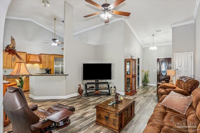 1000 Coronado Ct, Gulf Breeze, FL 32563