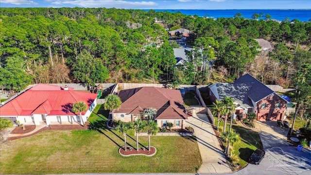 1000 Coronado Ct, Gulf Breeze, FL 32563