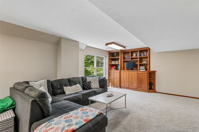 11900 NW Oaktree Drive, Grimes, IA 50111