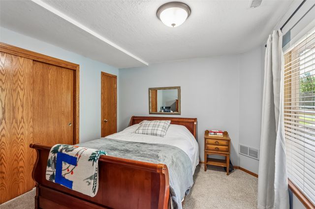 11900 NW Oaktree Drive, Grimes, IA 50111