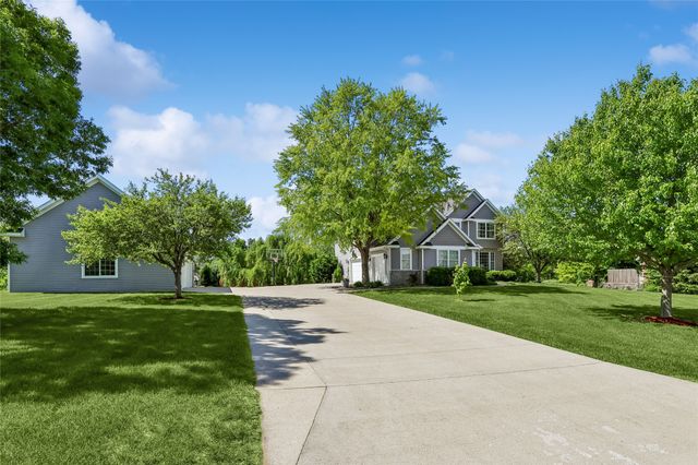 11900 NW Oaktree Drive, Grimes, IA 50111
