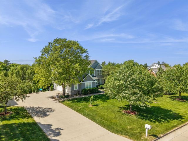 11900 NW Oaktree Drive, Grimes, IA 50111