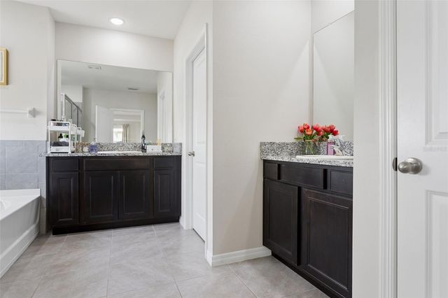 9119 FORGE BREEZE LOOP, Wesley Chapel, FL 33545
