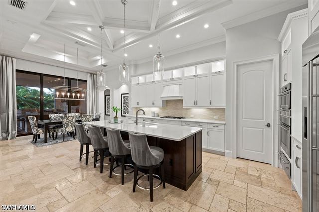6002 Sunnyslope DR, Naples, FL 34119