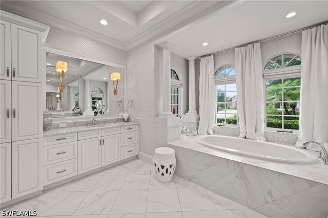6002 Sunnyslope DR, Naples, FL 34119