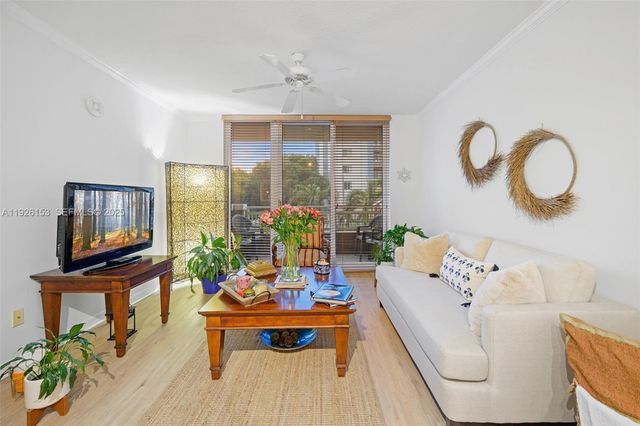 2665 SW 37th Ave 202, Miami, FL 33133