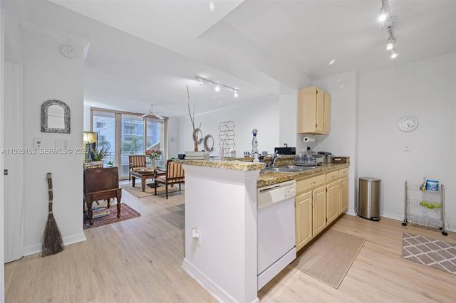 2665 SW 37th Ave 202, Miami, FL 33133