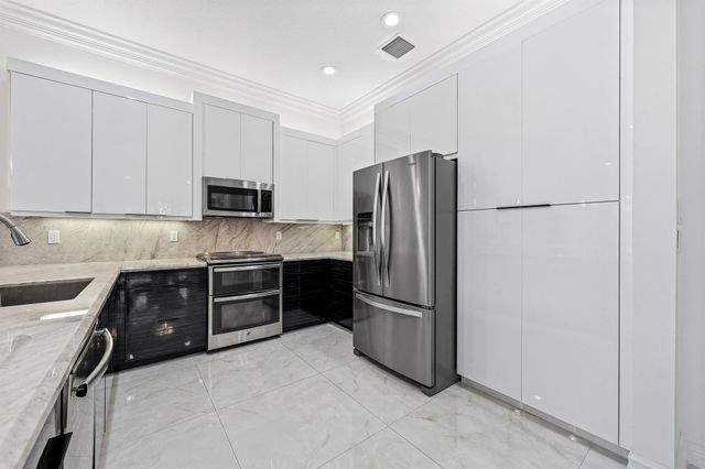 8687 Cathedral Peak Court, Boynton Beach, FL 33473