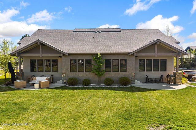 563 Lakeshore Ave, Dover, ID 83825