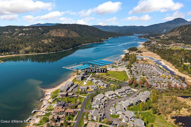 563 Lakeshore Ave, Dover, ID 83825