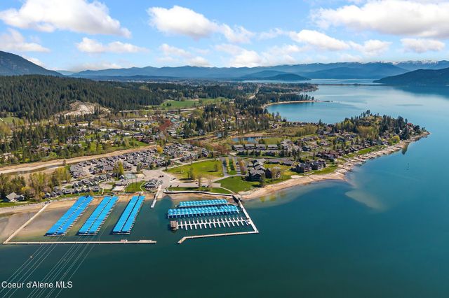 563 Lakeshore Ave, Dover, ID 83825