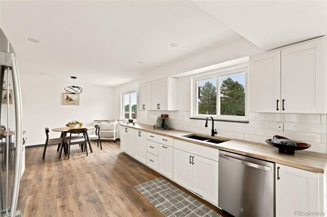 7992 S Corona Way, Littleton, CO 80122