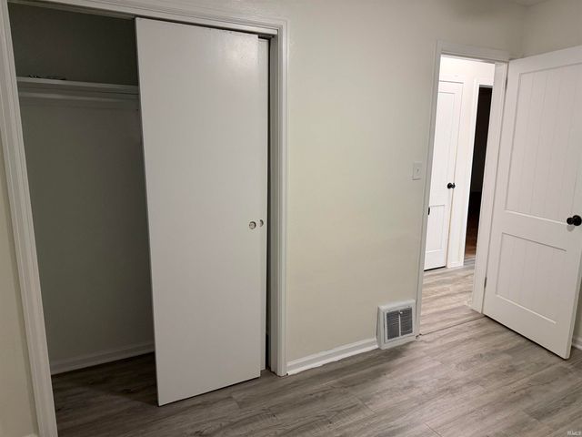 212 N Gladstone Avenue, South Bend, IN 46619