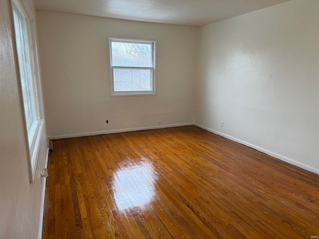 212 N Gladstone Avenue, South Bend, IN 46619