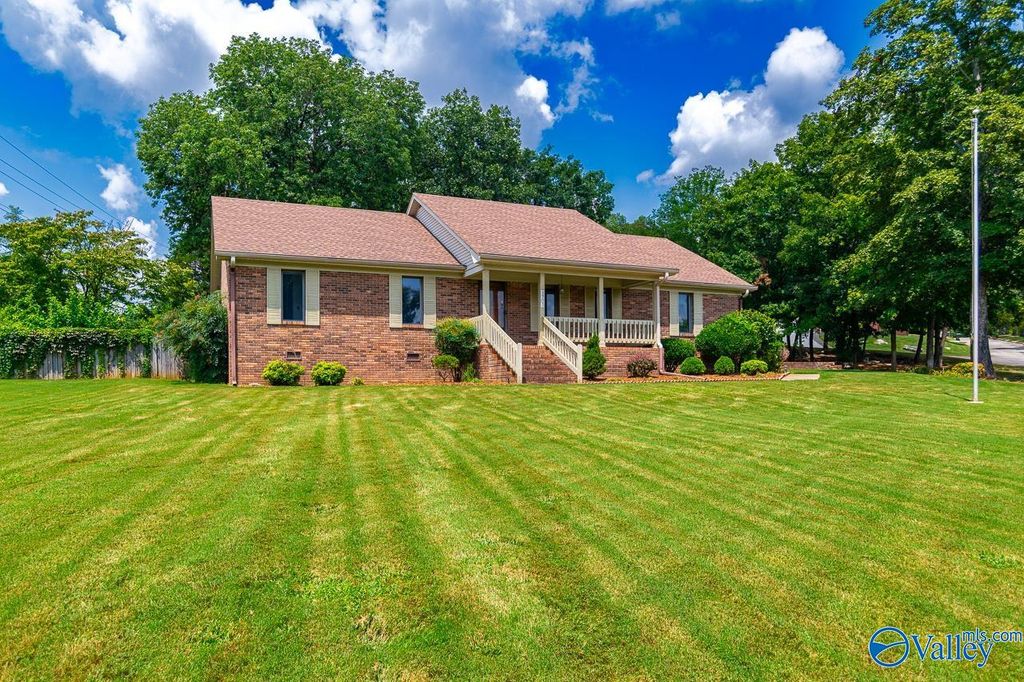 1701 Alm Drive, Huntsville, AL 35811