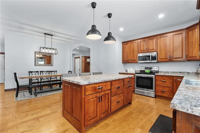 129 Grey Friar Lane, Eau Claire, WI 54701