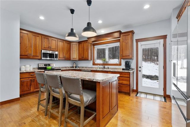 129 Grey Friar Lane, Eau Claire, WI 54701