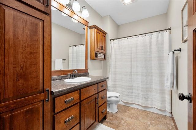 129 Grey Friar Lane, Eau Claire, WI 54701