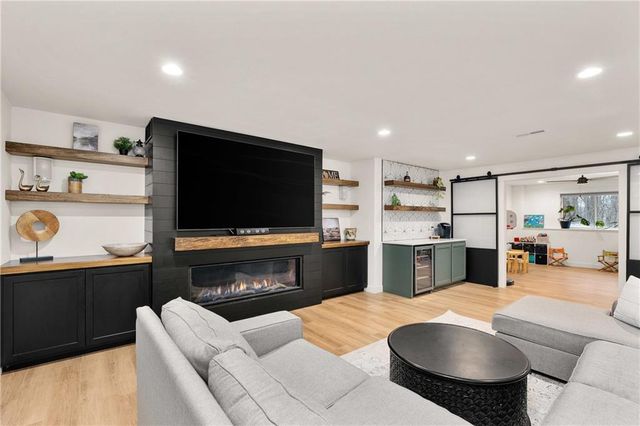 129 Grey Friar Lane, Eau Claire, WI 54701