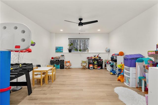 129 Grey Friar Lane, Eau Claire, WI 54701